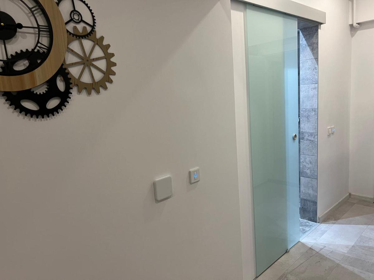Fancy Penthouse Studio With Lakeview W10 Bucareste Exterior foto